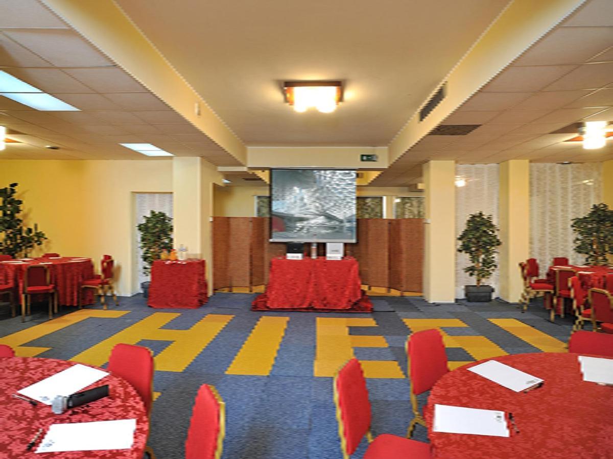 אורבינו Hotel & Residence Dei Duchi מראה חיצוני תמונה