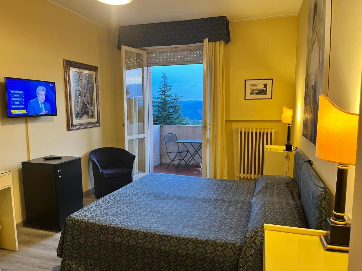 אורבינו Hotel & Residence Dei Duchi מראה חיצוני תמונה