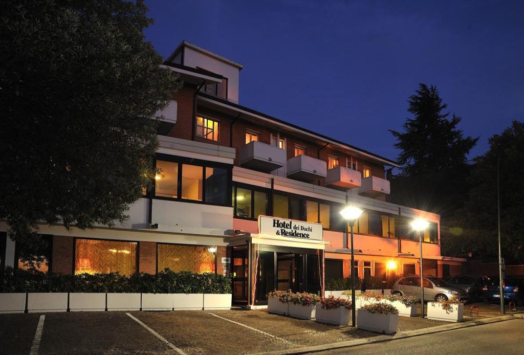אורבינו Hotel & Residence Dei Duchi מראה חיצוני תמונה