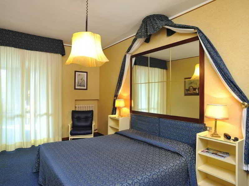 אורבינו Hotel & Residence Dei Duchi מראה חיצוני תמונה