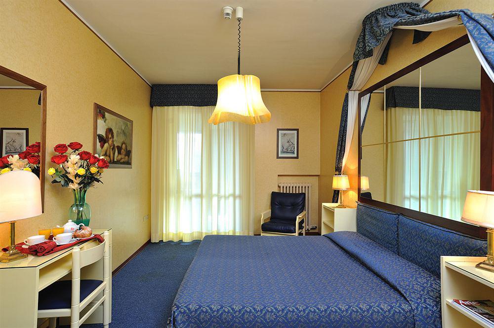 אורבינו Hotel & Residence Dei Duchi מראה חיצוני תמונה